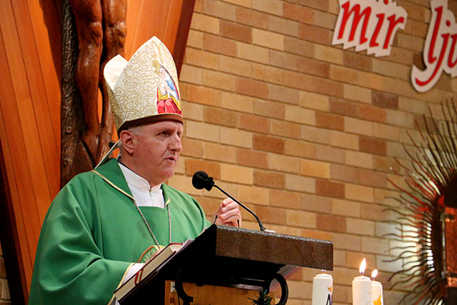 Nadškof msgr. Stane Zore OFM,