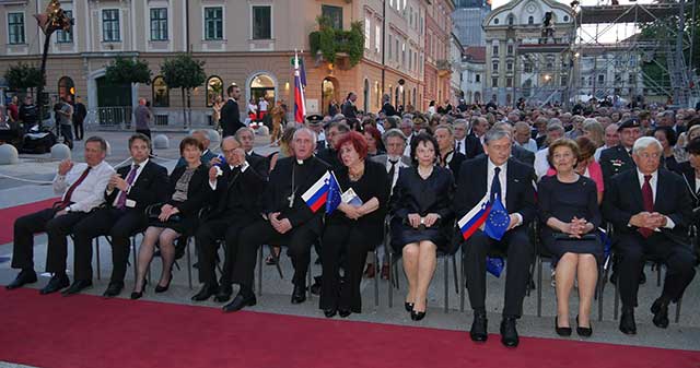 To pa je nekaj utrinkov z dravne proslave na Kongresnem trgu v Ljubljani.