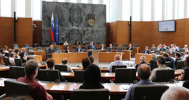 Sreanje v parlamentu Republike Slovenije