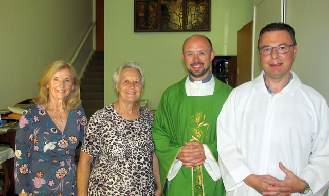 Clara  Brcar, Sonja Fiser, g. Bostjan Oslaj  in  Joze  Marinc 