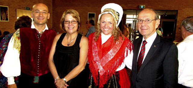 danSamostonjosti2012_3