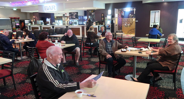 Klub Triglav Mounties obvešča vse člane in prijatelje, da so klubski prostori odprti za vse člane od 10.h dopoldne do 2.ure po polnoči, enako je odprta tudi restavracija kluba.