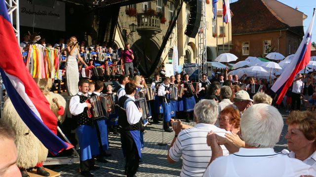 Najstarej&scaron;e slovensko mesto povezalo Slovence z vsega sveta. 