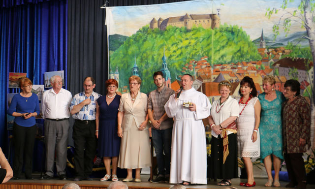 ROJAKI, IGRALCI IZ MELBOURNA, so v Merrylandsu uprizorili enodejanko Vinka Moederndorferja v priredbi Drage Gelt: